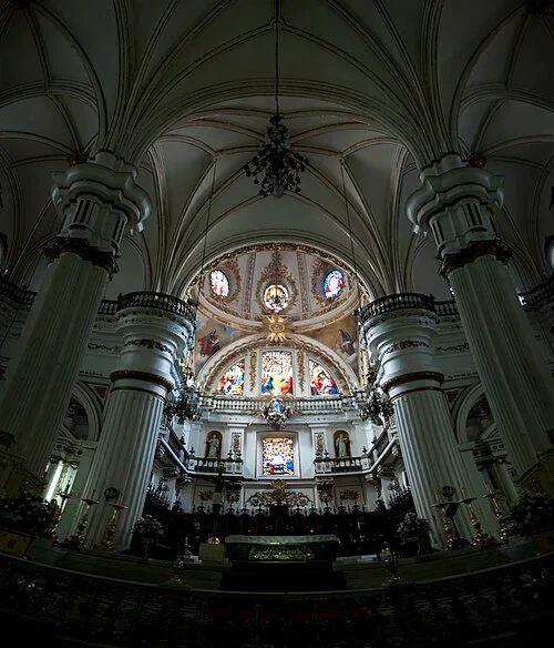 Central Nave and Altar Mayor