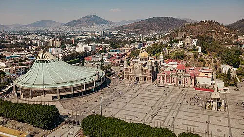 The Atrio de las Américas: Two Basilicas Side by Side