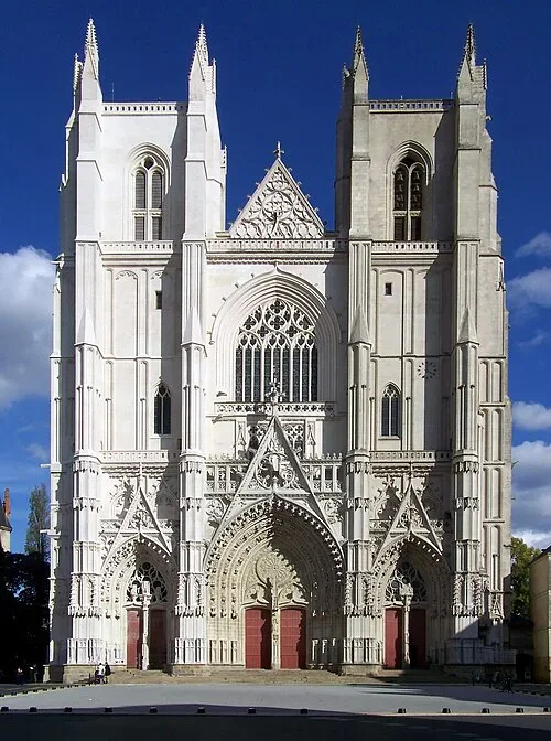 The Western Facade and the Ducal Foundation