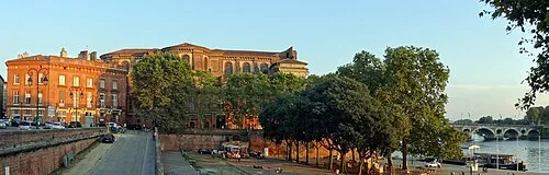 圣殿与加龙河堤