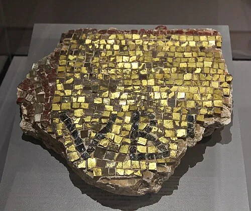 金色马赛克残片